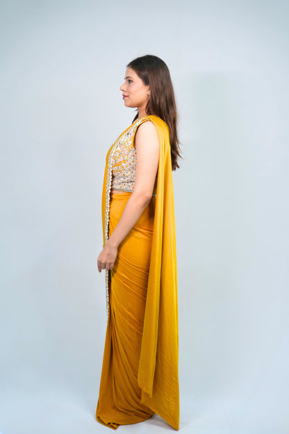READY TO WEAR