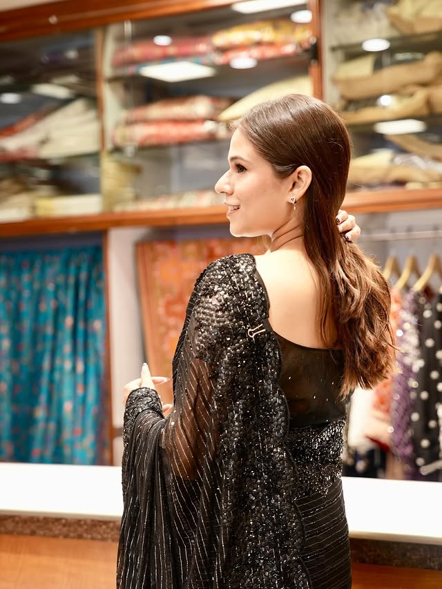 Ready to wear black